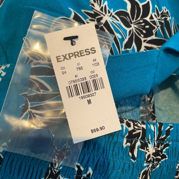 EXPRESS Tropical Button Front Romper NEW - size M - Picture 4 of 4